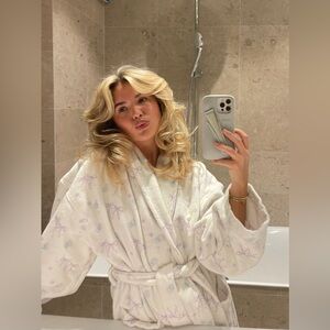 Djerf Avenue 🫧Bubble Bliss Robe🫧